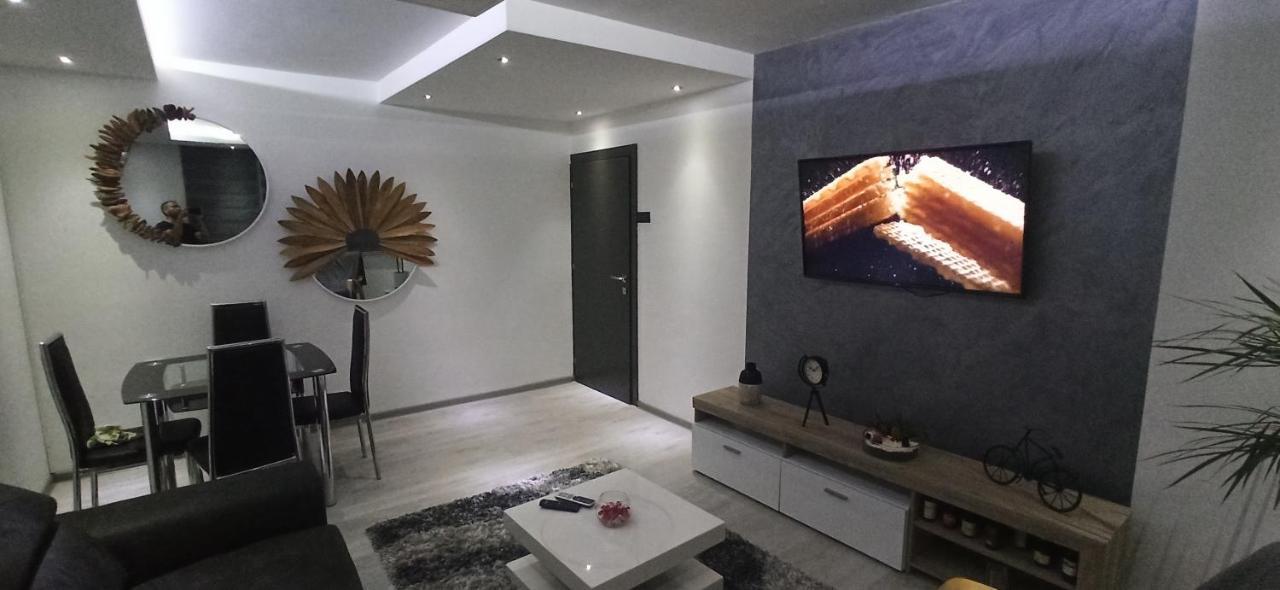 Lux Apartment 7, Parking Ni Εξωτερικό φωτογραφία